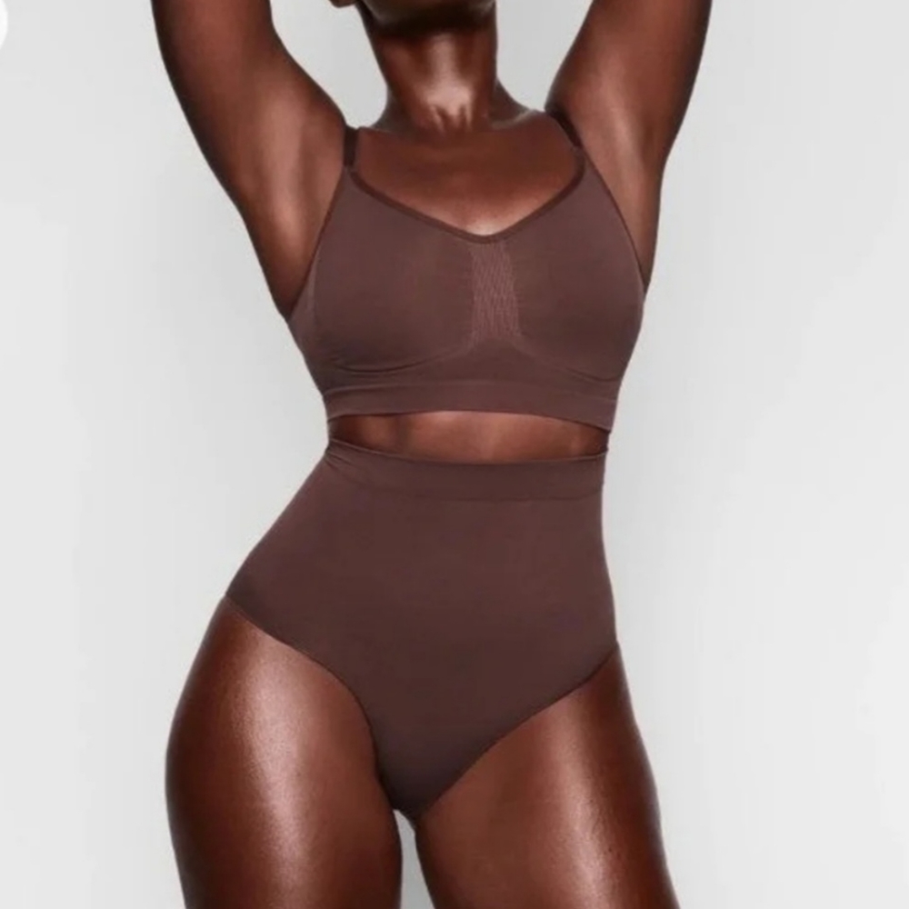 SKIMS Sculting midrise shapewear in Coco size 4XL runs very small